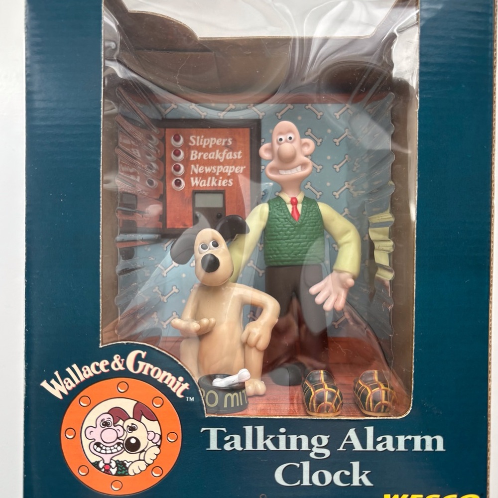 SOLD — 1995 WALLACE AND GROMIT TALKING ALARM CLOCK